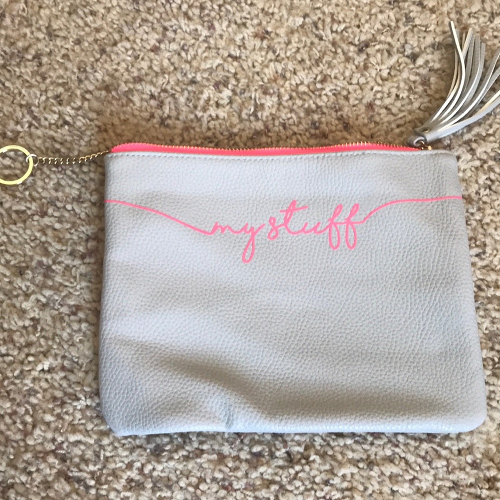 NWOT gray and pink clutch 👛